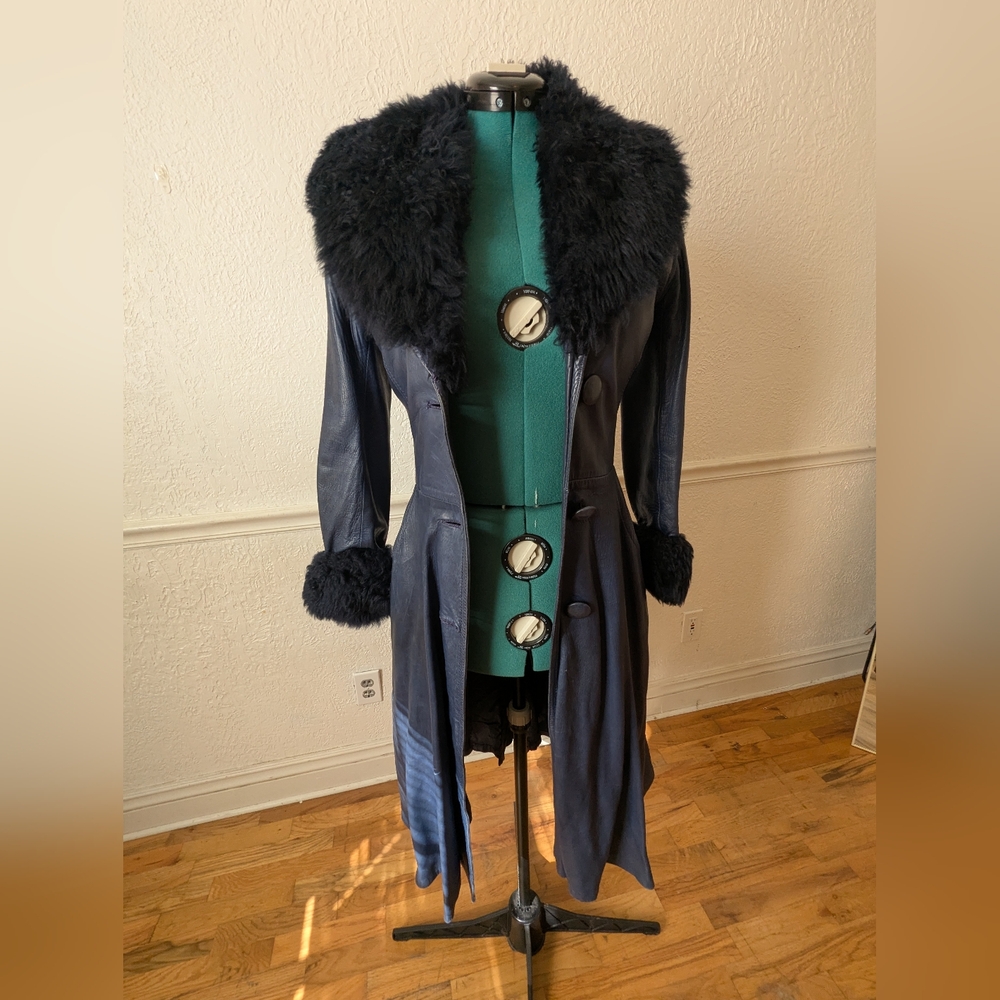 Elegant Black Fur-Trimmed Women's Coat